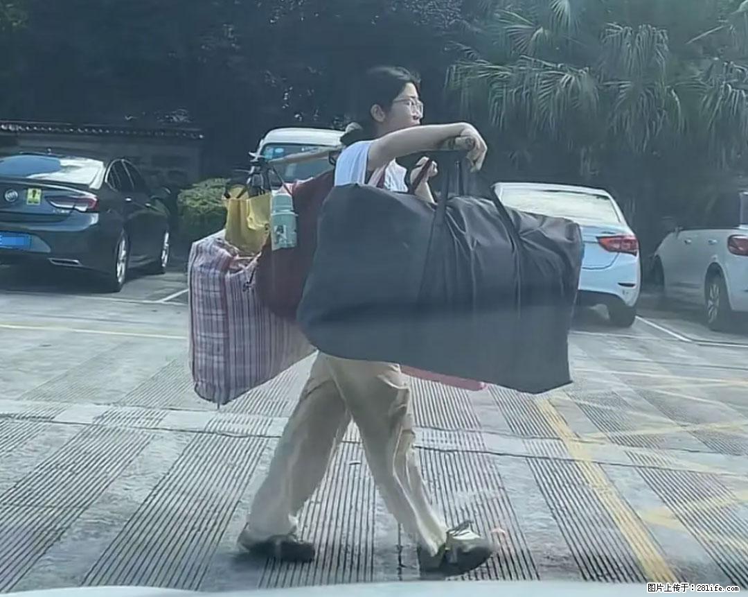 全网追的“扁担女孩”,找了一份暑假工,时薪12元 - 赵县生活资讯 - 赵县28生活网 zx.28life.com