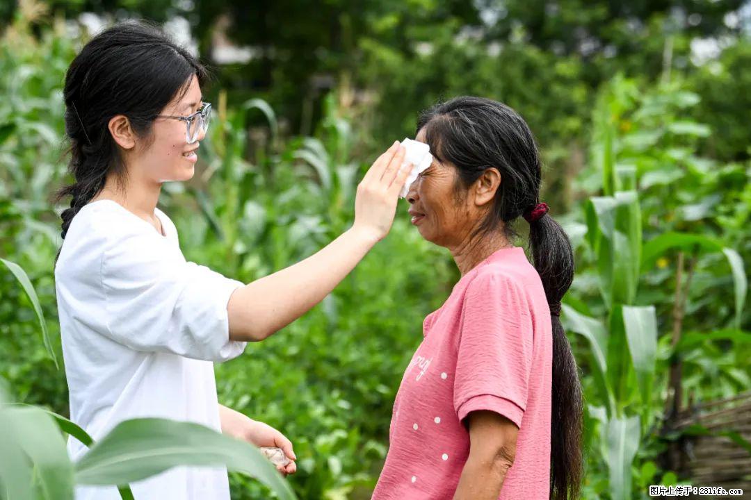 全网追的“扁担女孩”,找了一份暑假工,时薪12元 - 赵县生活资讯 - 赵县28生活网 zx.28life.com